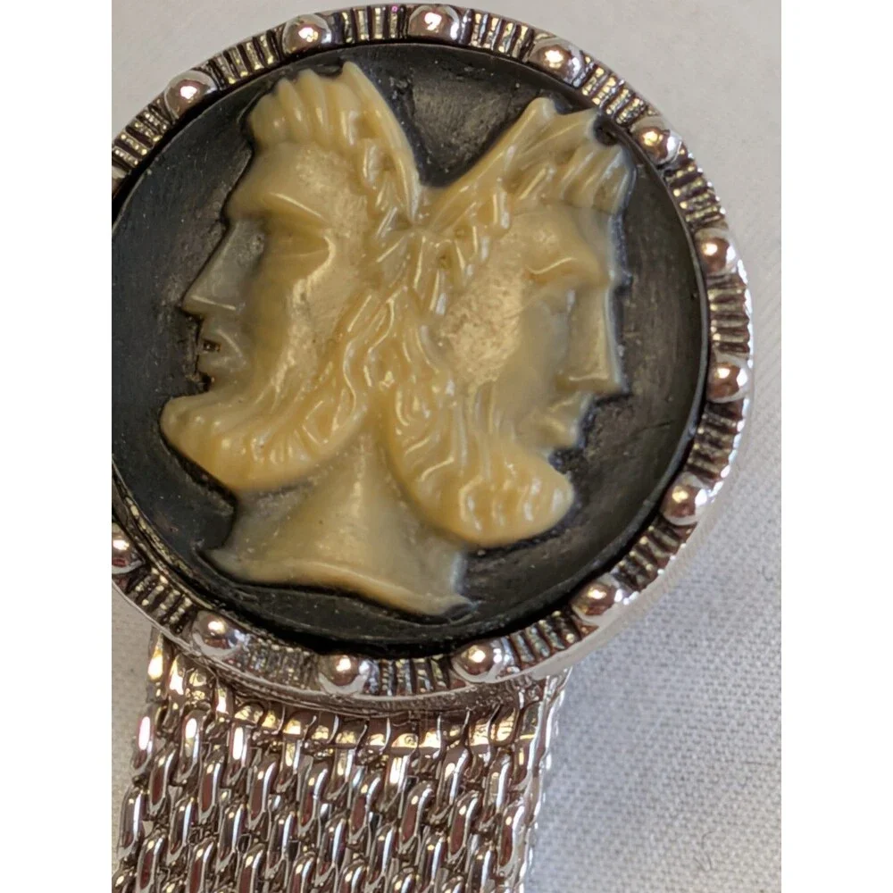 VINTAGE MESHWRAP MESH WRAP PLASTIC JANUS WEDGWOOD CAMEO TWO FACE CUFFLINKS